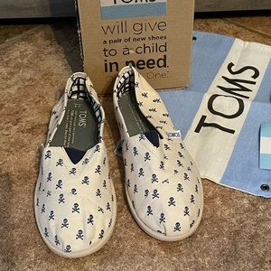 TOMS Classic Canvas Skull Slip On Y1